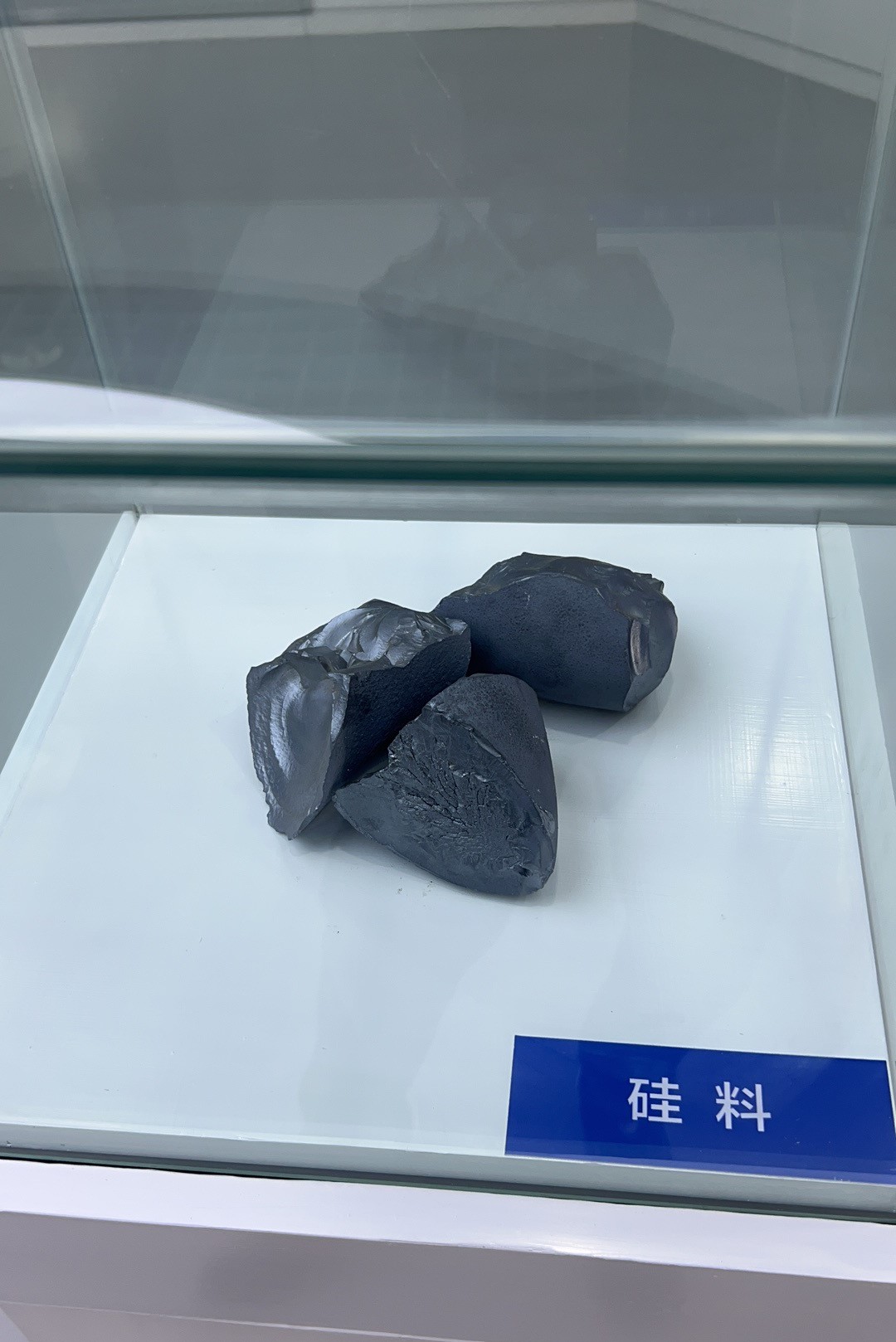 一周跌超20%，硅料价格逼近成本线！有企业停止出货，部分企业已亏损停产