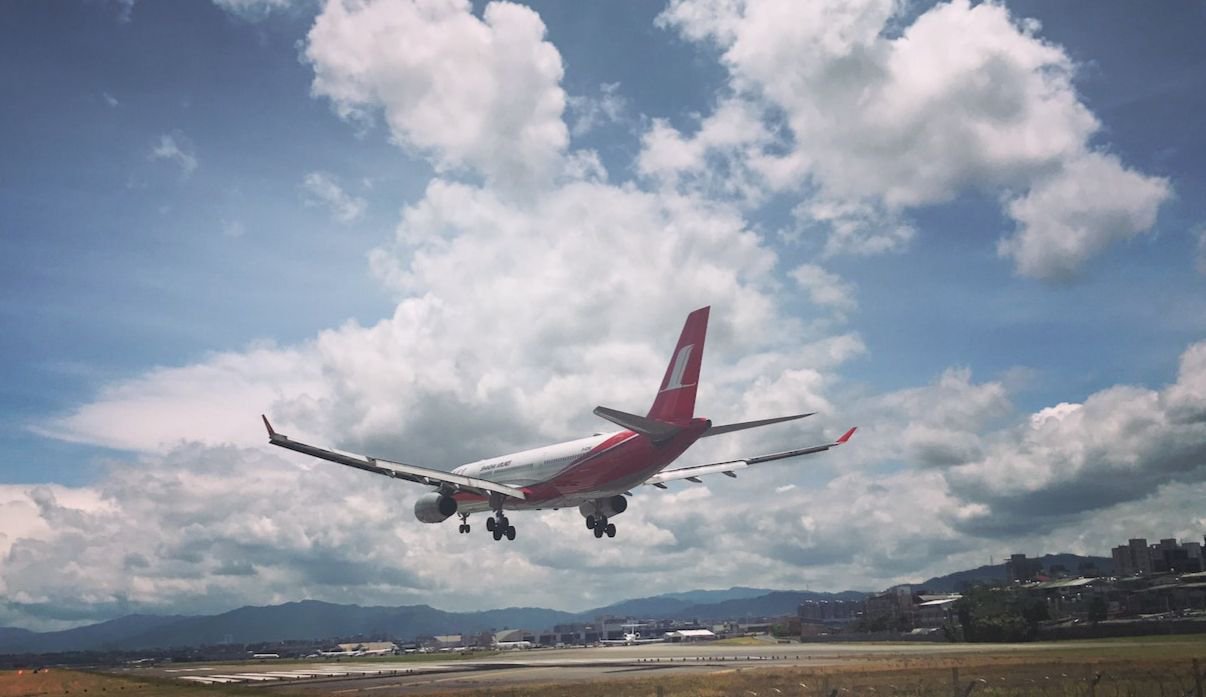 不坑穷人?海航上线售价最高10万的“飞行通”,老会员却不想买单