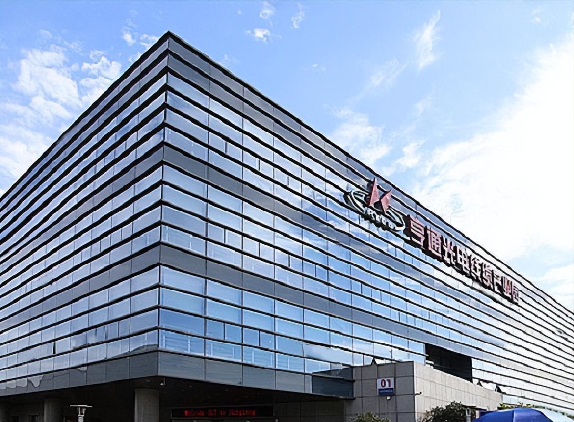 亨通光电实控人短短数月套现获利翻倍，拟分拆上市主体商誉压顶