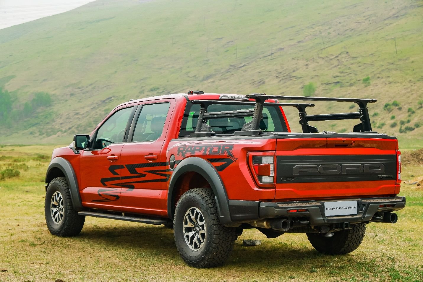 全新一代福特F-150猛禽烈焰风暴特别版装备“驭猛定制选装包”