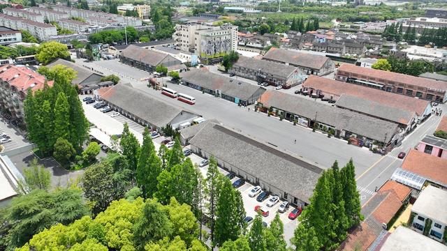 松江最好的网红打卡地点 aff2-a15eae7d37fb8bf110bd54d4872d66c7.jpg