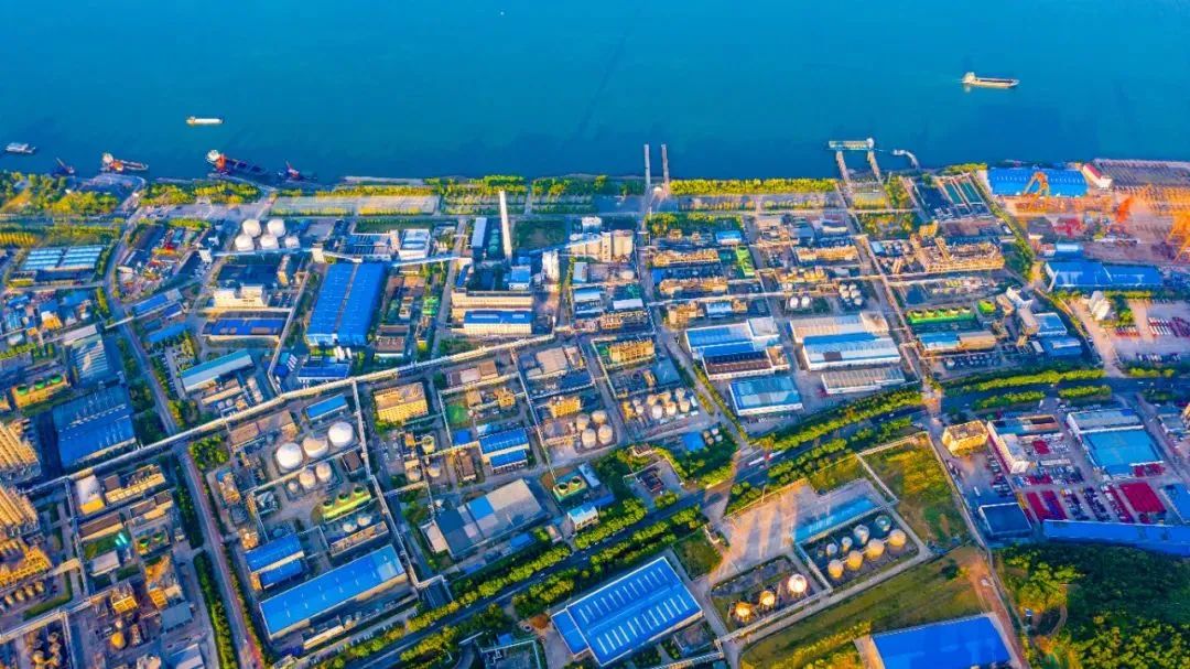 图为兴发宜昌新材料产业园实景图