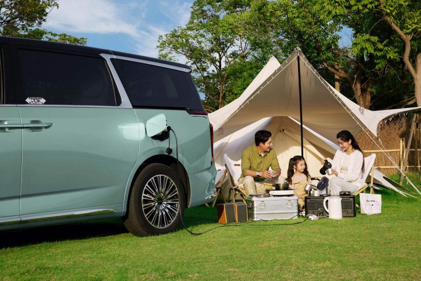 大家MIFA9的V2L外放电功能可实现MPV最高放电功率6.6kW。 上汽大通供图 华龙网发