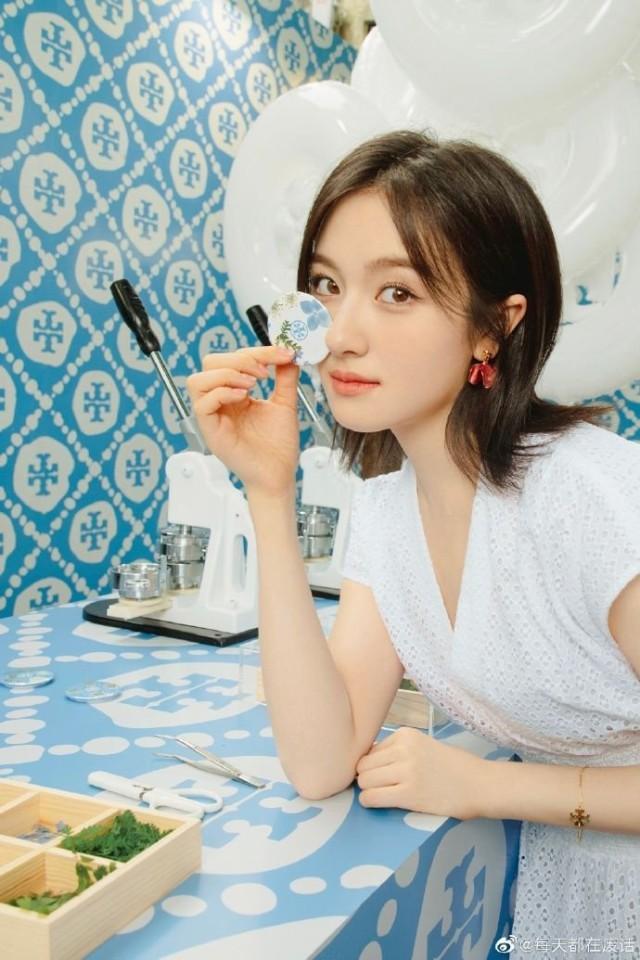 惊艳写真照片李兰迪 dd28-b3ad4b81e8db2d991d2dd3ed5c1e8fbc.jpg