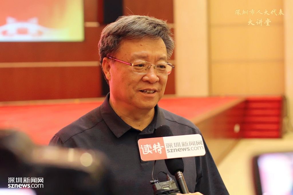高文院士接受深圳新闻网记者采访。(张玲 摄)
