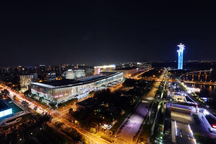 2023全球数字经济大会开幕 北京城市地标上演AR秀