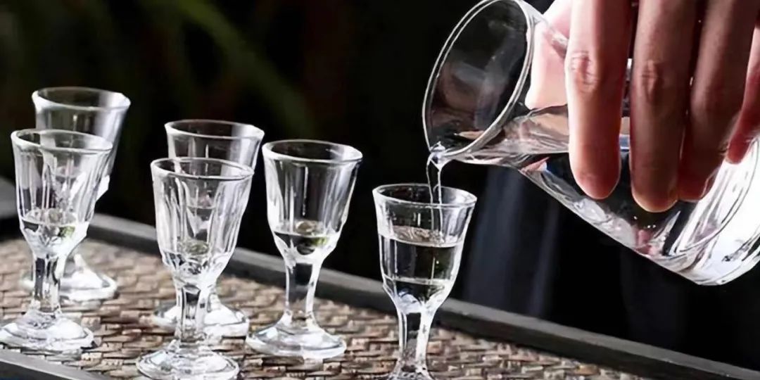 怎么倒酒图解 2bf2-5a2f0950941c2dbd38dc8b3b029e79f1.jpg