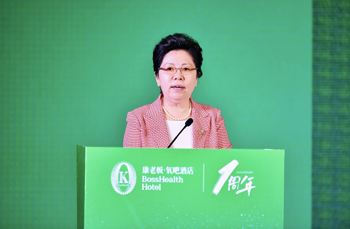 中国饭店协会资深会长韩明在论坛期间发表致辞