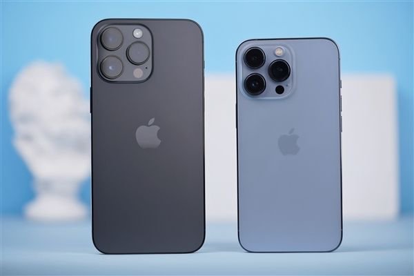 iPhone 15 8月量产 富士康重金提升员工待遇:给钱给空调