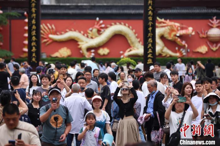 中国经济半年报：GDP增速加快至5.5%，这个行业立功！
