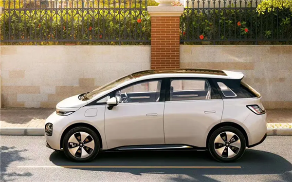 配备MT8666芯片 全新LingOS 2.0系统全球首发 将首次应用于宝骏云朵