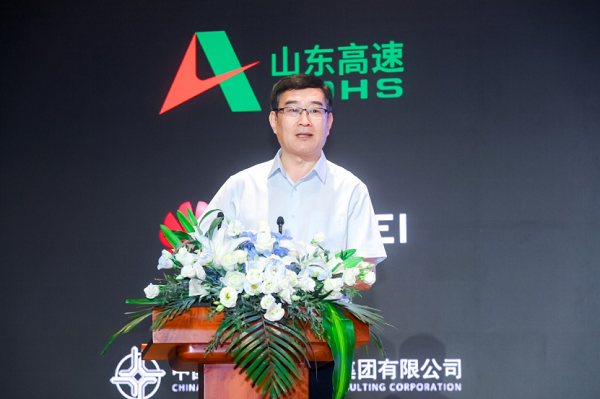 图:山东高速集团有限公司执行总监中国公路学会交通工程与信息化分会副理事长