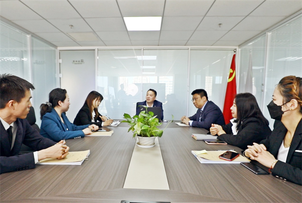 图说:华资综合行政律师团队的案例研讨会
