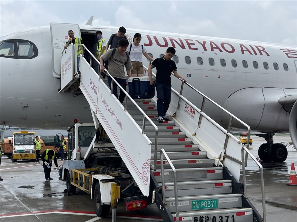 吉祥航空安排医护人员携带转运器官优先下机