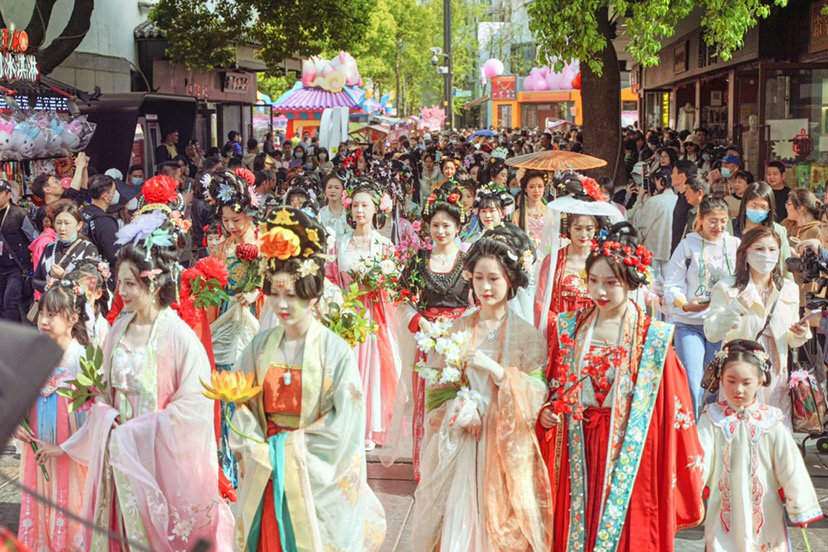 今年春天，夫子庙举办花朝汉服文化周活动。夫子庙文旅集团供图