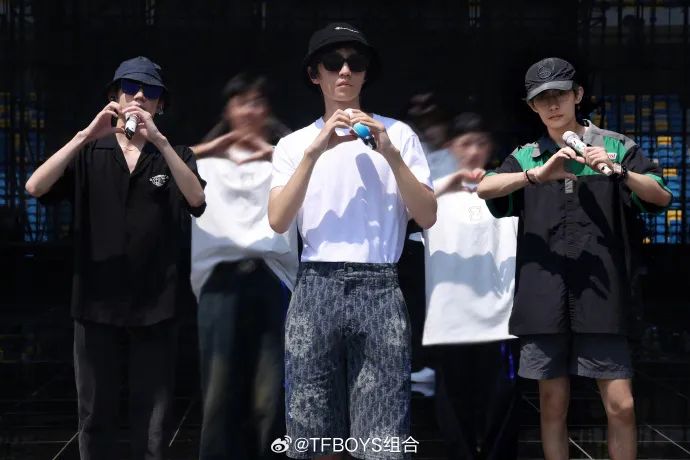 TFBOYS彩排图 图片来源:TFBOYS组合微博