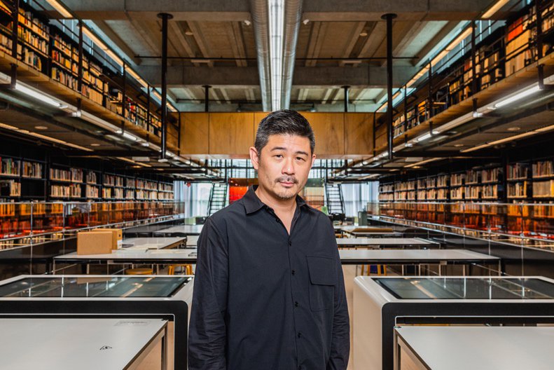 陈伯康,由马尔万·马格伦拍摄,图片由Het Nieuwe Instituut提供