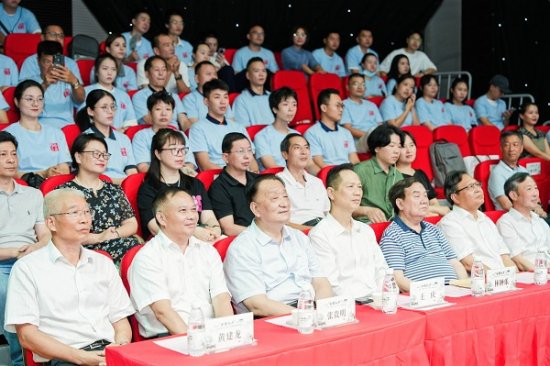 　　现场观众及相关领导出席 快点温州供图