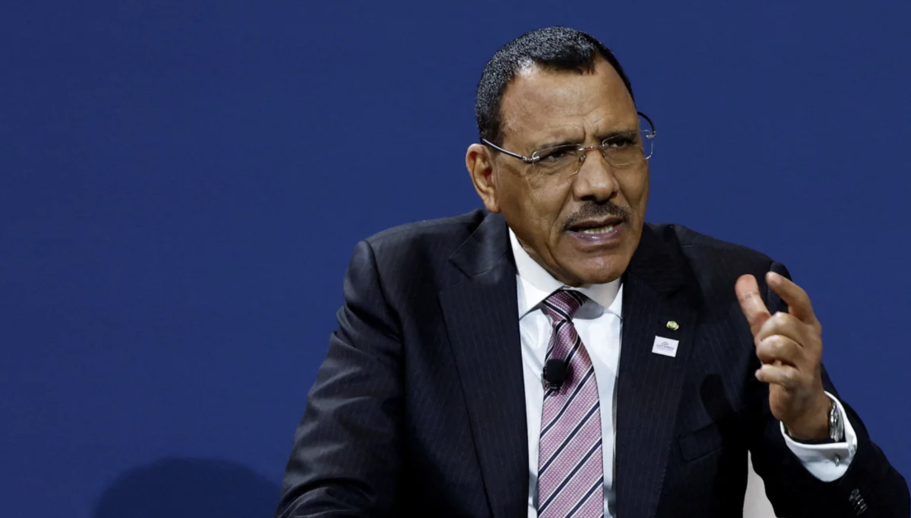 食物即将耗尽！尼日尔总统一家被软禁已“断水断电”两周西共体决定启动常备部队