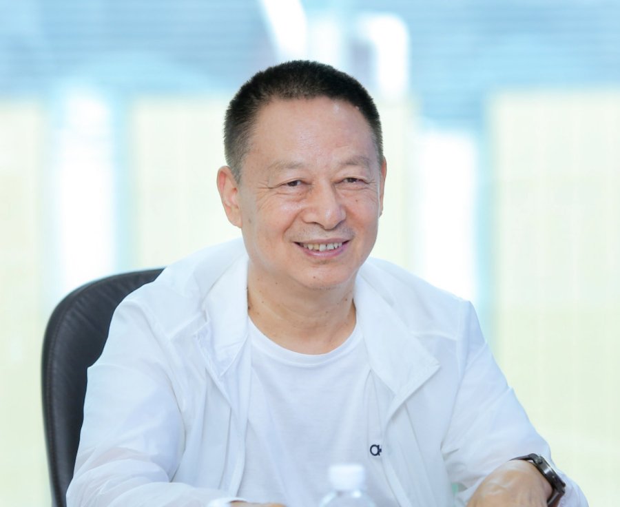 又见资本腾挪术！乐山帮富豪入主近150亿市值猪企巨星农牧：大专学历，靠饲料生意起家