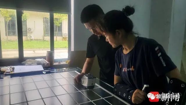 【玻璃碳中和】2.0毫米玻璃板上激光打孔 东力新能源追“光”而行，“碳”路前进