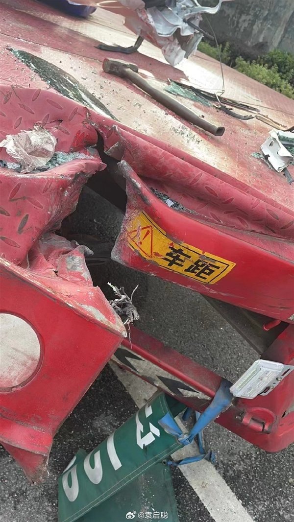 追尾后直接撕裂货车钢板！极氪009的A柱到底有多强？官方科普