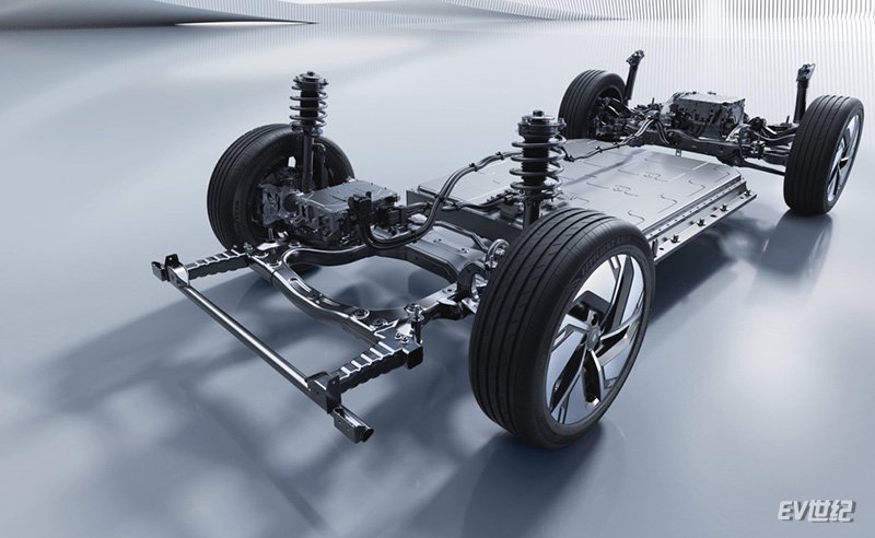 13.37万元起 智能后驱轿跑SUV 睿蓝7全球预售