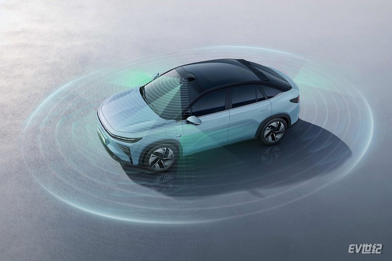 13.37万元起 智能后驱轿跑SUV 睿蓝7全球预售