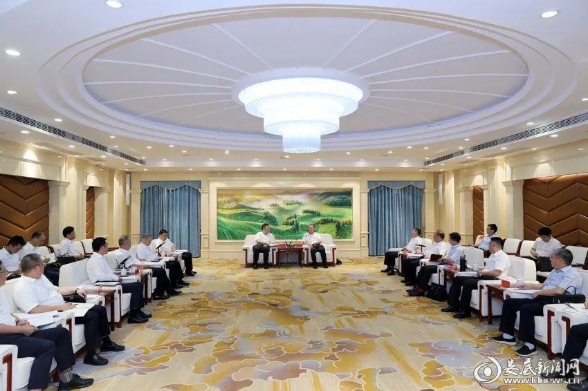 △8月22日,娄底市政府与中国中铁股份有限公司举行会见会。