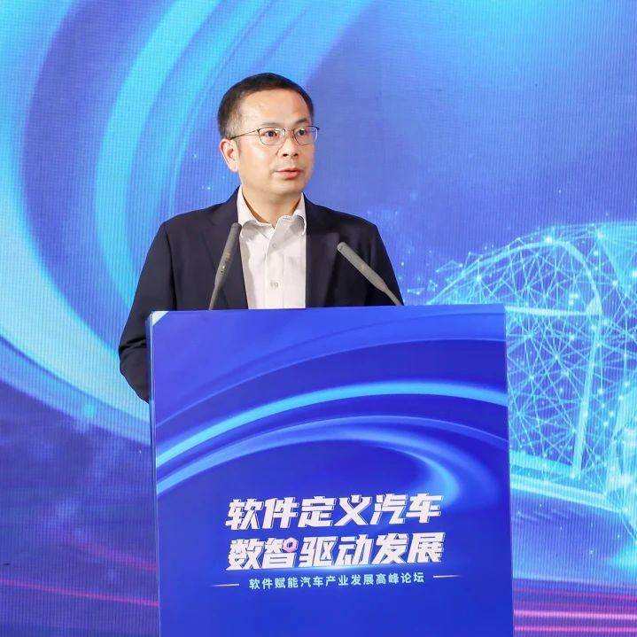 中科创达高级副总裁常衡生(左)