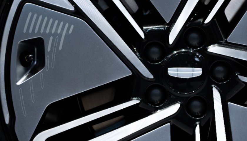 李书福狠不起来