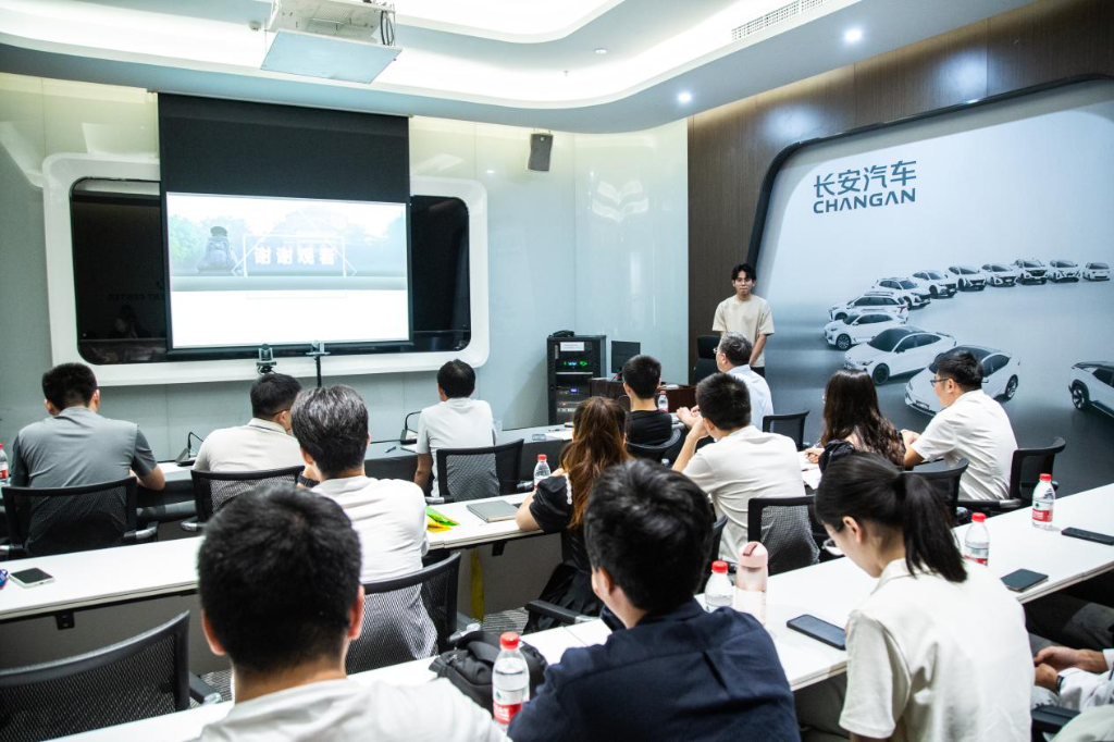 2023年“百万人才兴重庆”智能网联新能源汽车行业优秀青年重庆体验月活动也圆满落幕。重庆市人力社保局 供图
