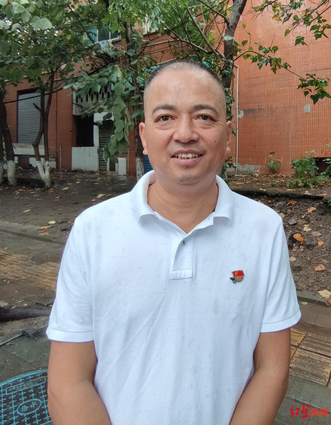 雨后多处积水环卫排水,清理雨后积水环卫工人