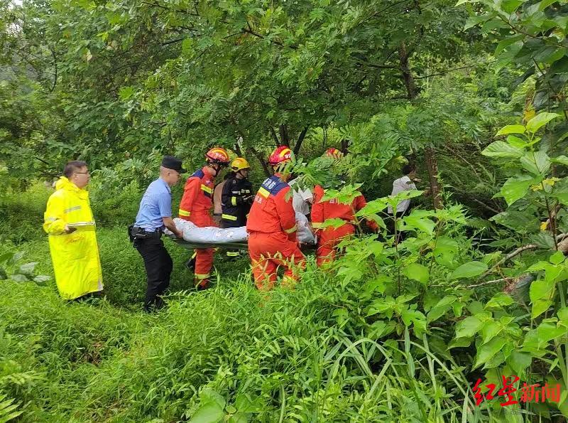 四川87岁老太坐摩托车视频,四川87岁老人走失