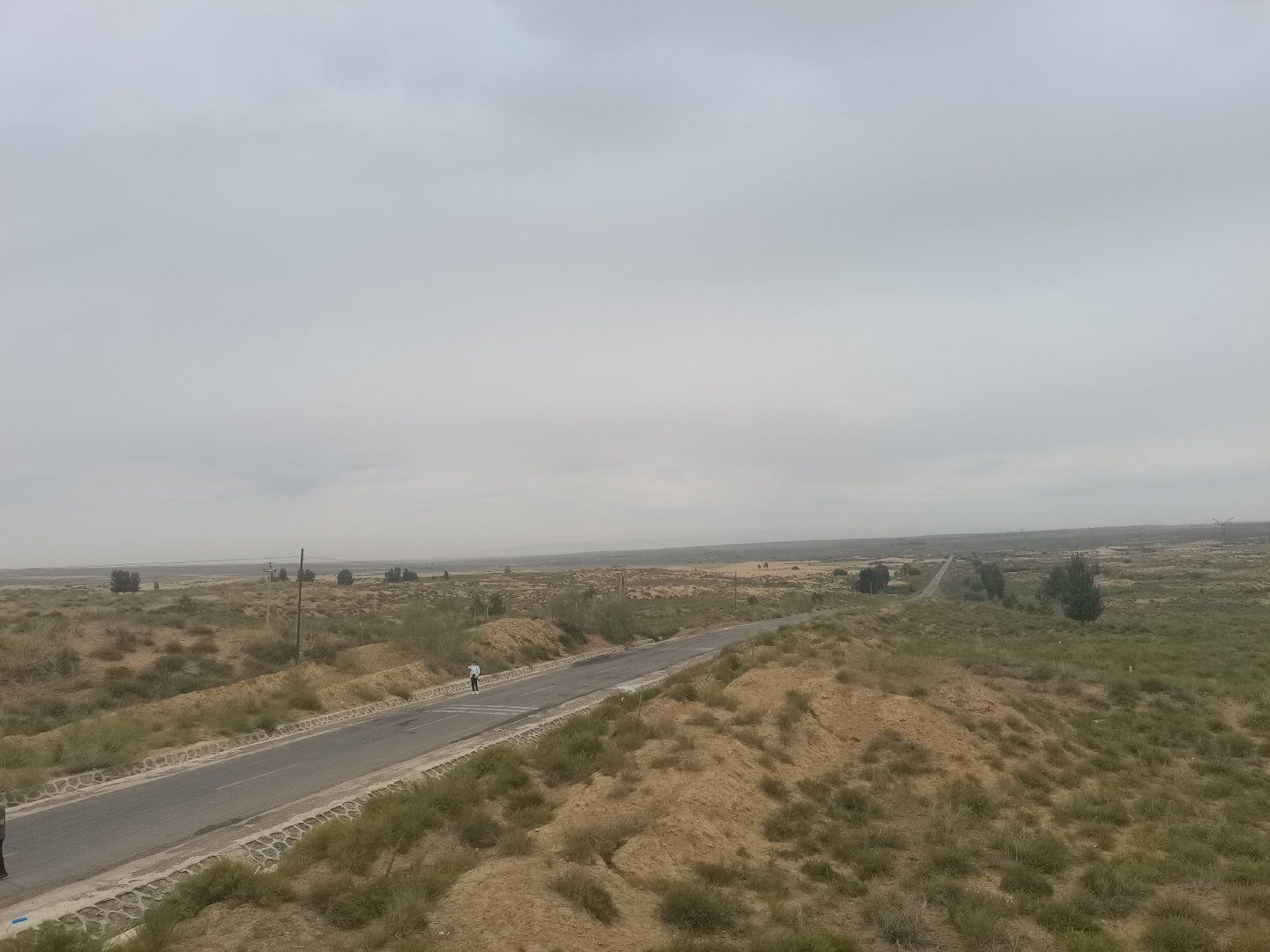 乌梁素海到康巴什多少公里，乌梁素海到杭锦旗的穿沙公路