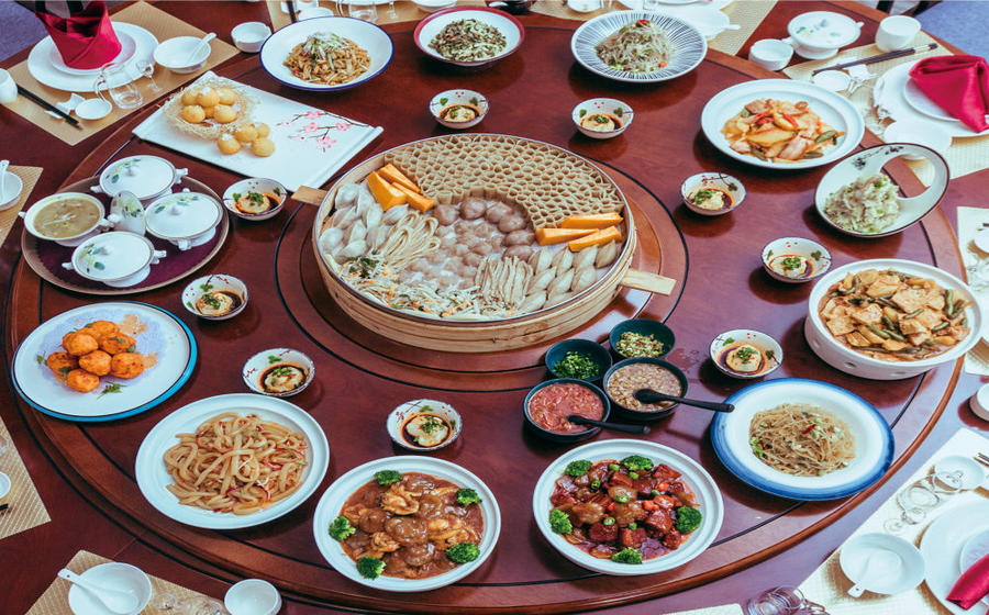 7月22日拍摄的山西省岚县特色“土豆宴”。新华社发