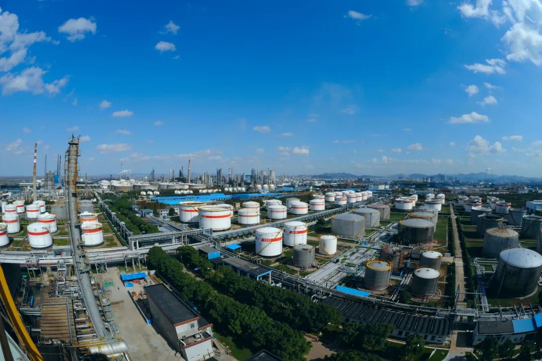 在宁波,镇海炼化的纳税额已连续多年排名第一。图为镇海炼化园区。