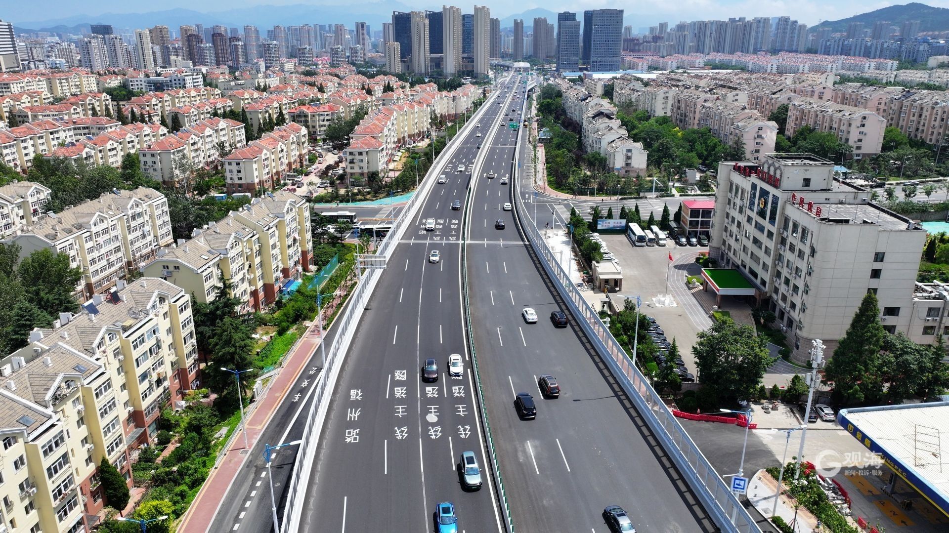 航拍辽阳路快速路(福州路-海尔路段)。刘栋 摄