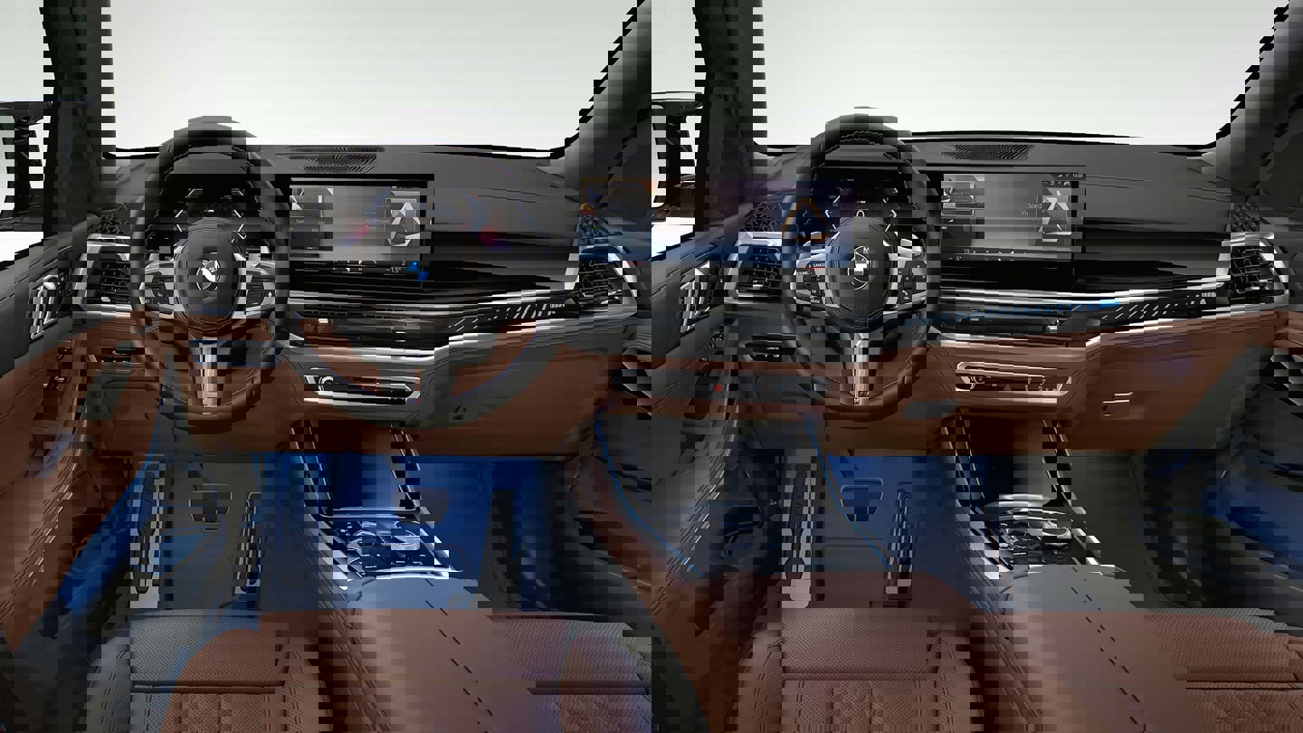 2024 款宝马 X5 防弹版官图发布:子弹射穿油箱也不怕