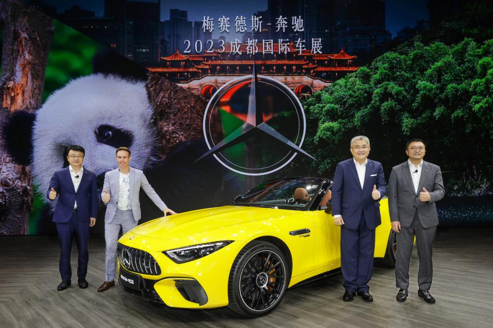 2020成都车祸最新消息，2020成都车展梅赛德斯奔驰gla