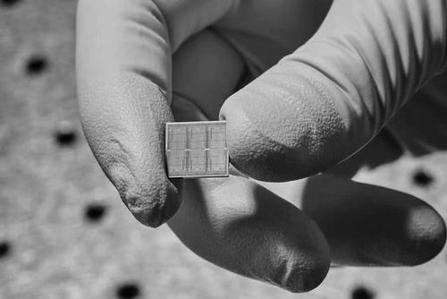 模拟芯片原理，模拟芯片百度百科