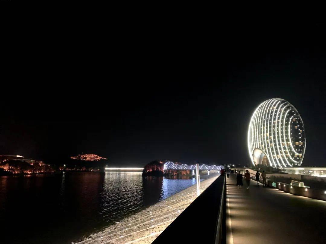 946亿，李书福第8个IPO来了