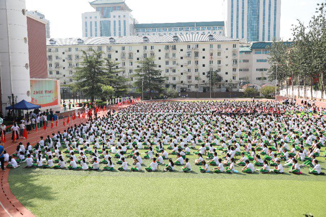 翠微小学开学典礼现场。学校供图