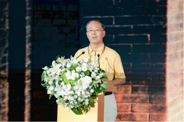 四川中国白酒金三角酒业协会常务副理事长焦伟侠