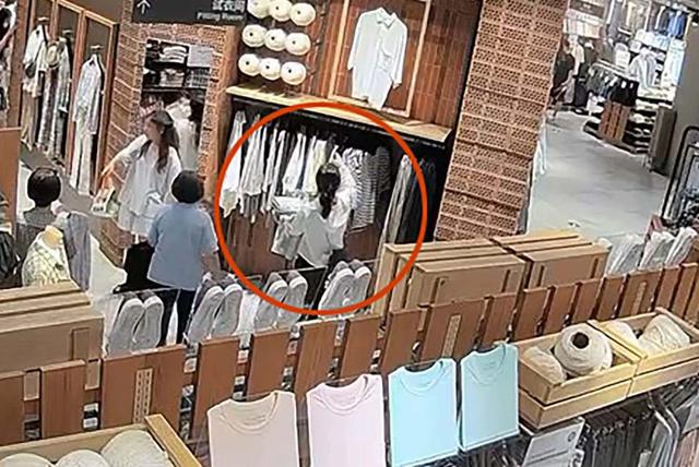 该夫妻的偷盗记录。本文图片均为 浦东警方 供图
