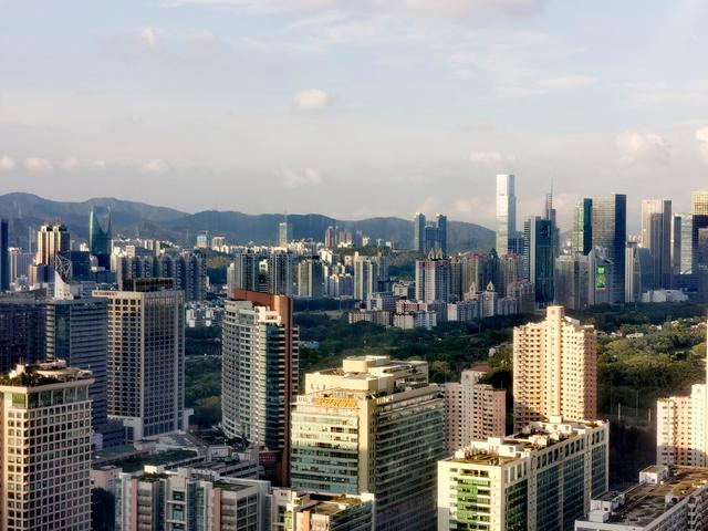 深圳市非住宅类的商业办公物业、商务公寓对港澳居民放松限购。资料图片