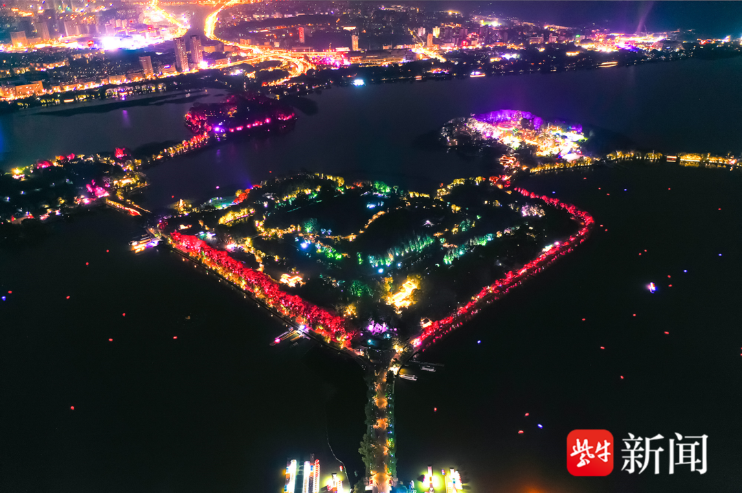 南京环玄武湖的夜间消费活力