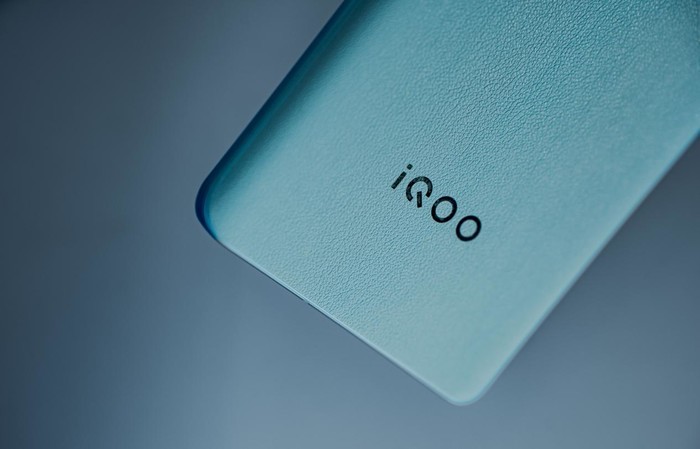 定位电竞机,却是索尼定制旗舰主摄