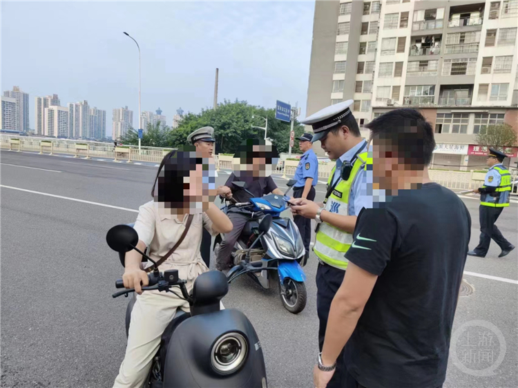 不扣分不罚款！重庆警方处罚摩托车电动车违规：看视频