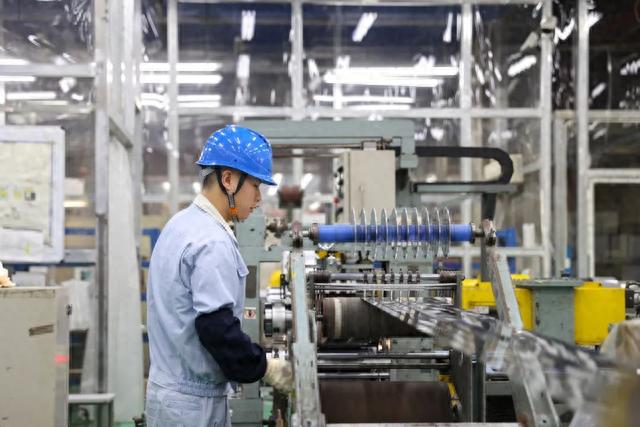 金属中框的生产过程 9c05-f56c95595ca3697f3328e3912a680e38.jpg